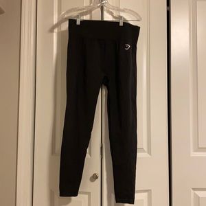 Black gym shark leggings